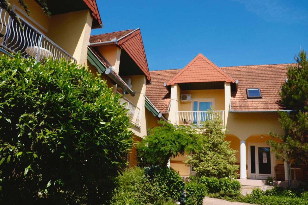 Hotel Wagner Panzió Cserszegtomaj Exterior foto